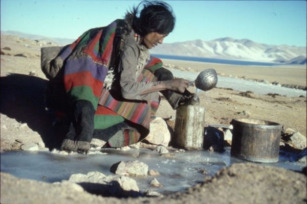 Tibetan woman on the plateau.