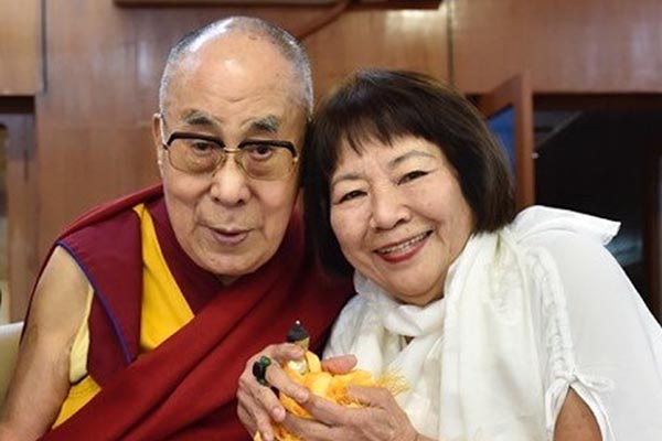 Dr Kazuko Tatsumura-Hillyer during an audience with the Dalai Lama at his residence in McLeod Ganj, India, in September 2019.