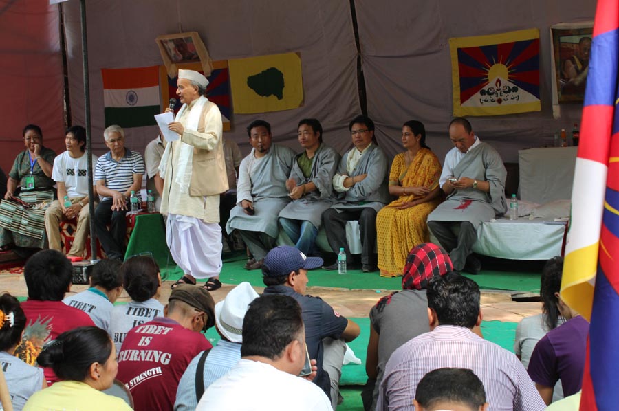 Indian member of parliament Bhagat Singh Koshiyari delivers a speech at the launch of Tibetan Youth Congress indefinite hunger strike in New Delhi, India, on 3 September 2012. The three hunger strikers are Dhondup Lhadar (3rd right), Penpa Tsering (4th right) and Jigme Sholpa (5th right). President Tsewang Rigzin (right) and Aasha Reddy (2nd right) are also seen in the picture.