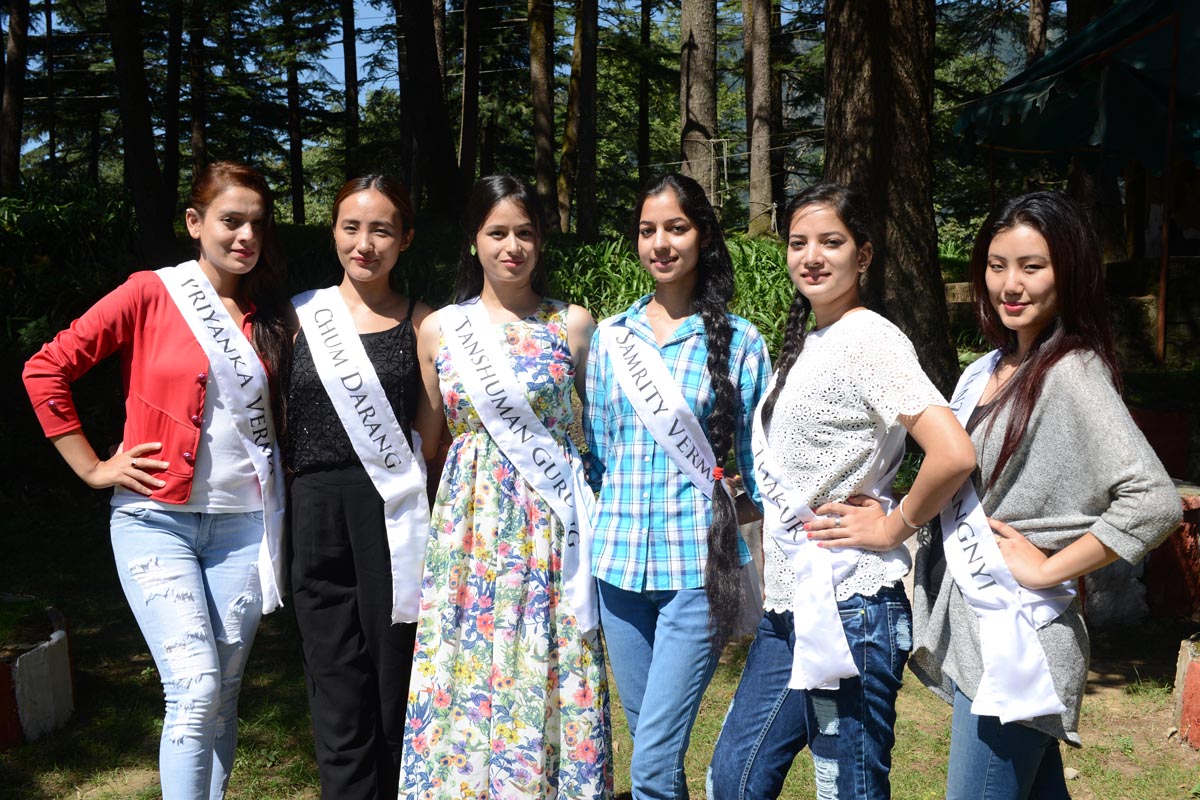 Contestants of the Miss Himalaya Pageant 2015 pose during a press conference in McLeod Ganj, India, on 2 October 2015.
