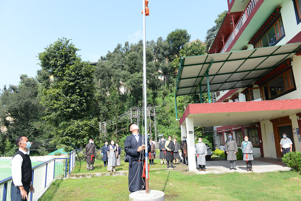 Sikyong Penpa Tsering hoists the Indian national flag in the Kashag courtyard on the occasion of India's 75th independence day, in Dharamshala, India, on 15 August 2021.