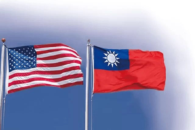 Flags of the US and Taiwan.