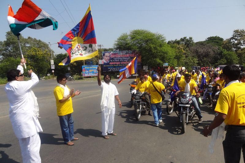 Motorcycle rally in support of Tibet in Wardha on 24 October 2012.